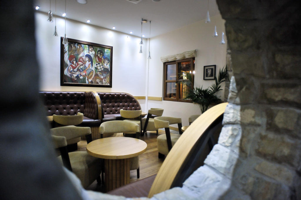 Hotel Aria Mitrovici  Bagian luar foto