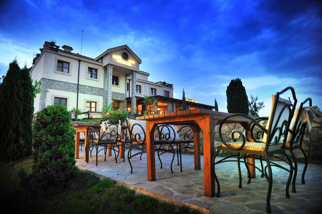 Hotel Aria Mitrovici  Bagian luar foto